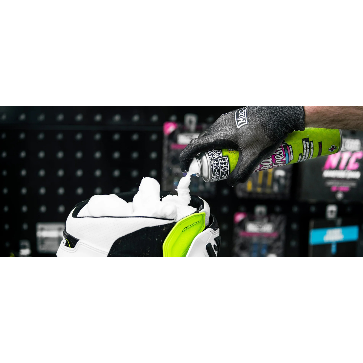 Komplet za čiščenje čelade HELMET Muc-Off